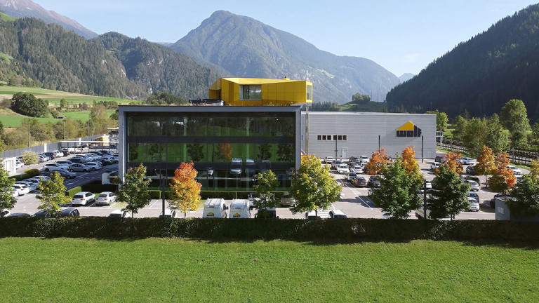 Un team di oltre 400 persone lavora per la tua casa - Wolf Haus